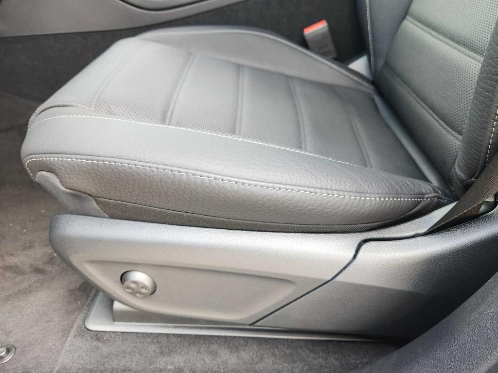 new 2026 Mercedes-Benz GLE 580 car, priced at $95,580