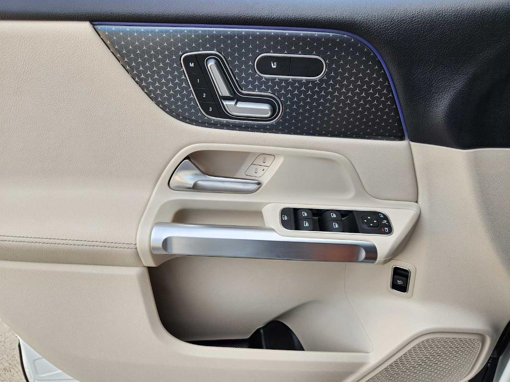 used 2025 Mercedes-Benz GLB 250 car, priced at $39,770