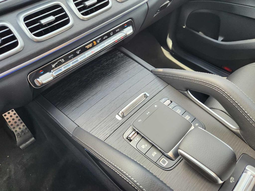 new 2025 Mercedes-Benz GLS 450 car, priced at $106,410