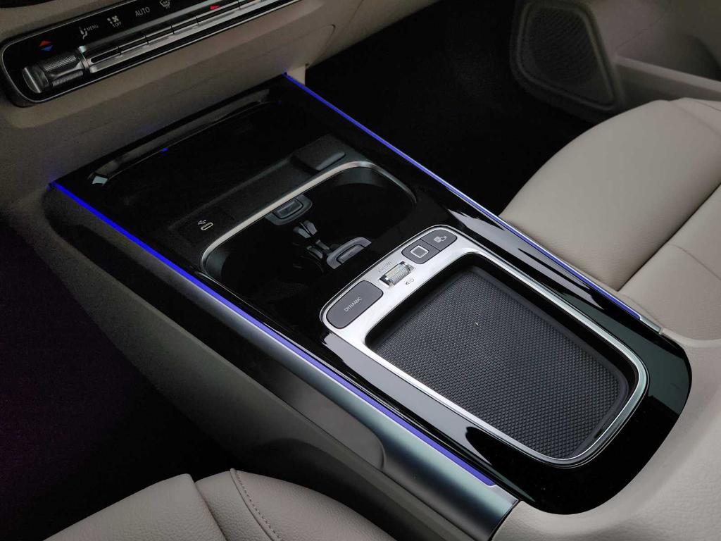 new 2025 Mercedes-Benz GLB 250 car, priced at $51,045