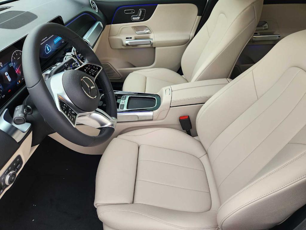 new 2025 Mercedes-Benz GLB 250 car, priced at $51,045