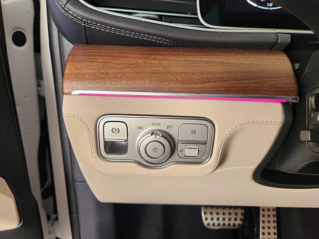 new 2025 Mercedes-Benz GLS 450 car, priced at $103,345