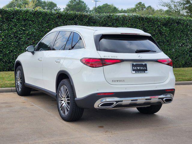 new 2025 Mercedes-Benz GLC 300 car, priced at $56,625