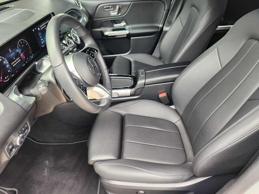 used 2025 Mercedes-Benz GLB 250 car, priced at $40,990