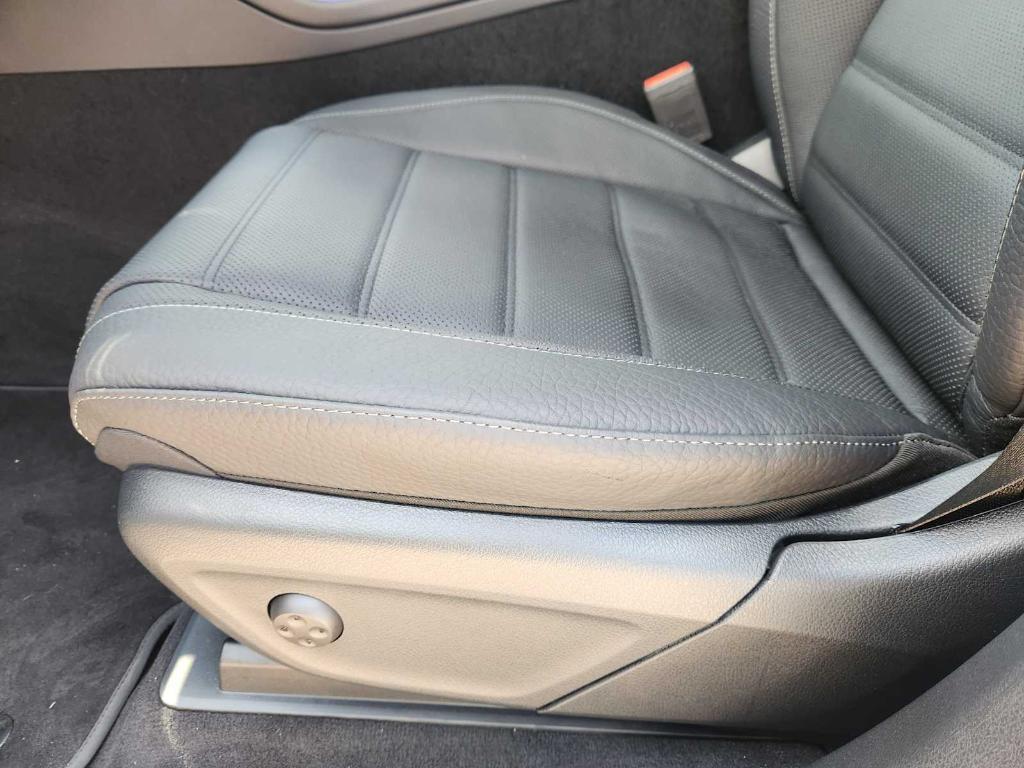 new 2025 Mercedes-Benz GLE 450 car, priced at $88,780