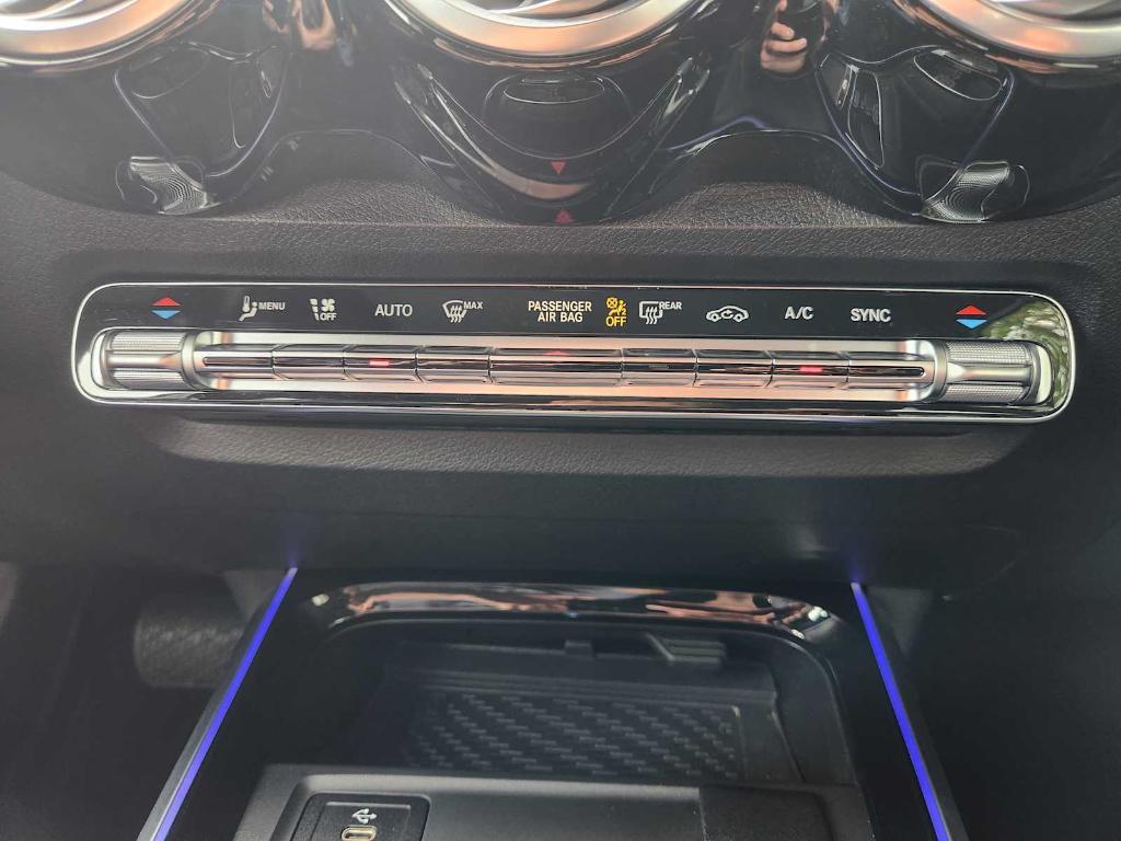used 2025 Mercedes-Benz GLB 250 car, priced at $40,990