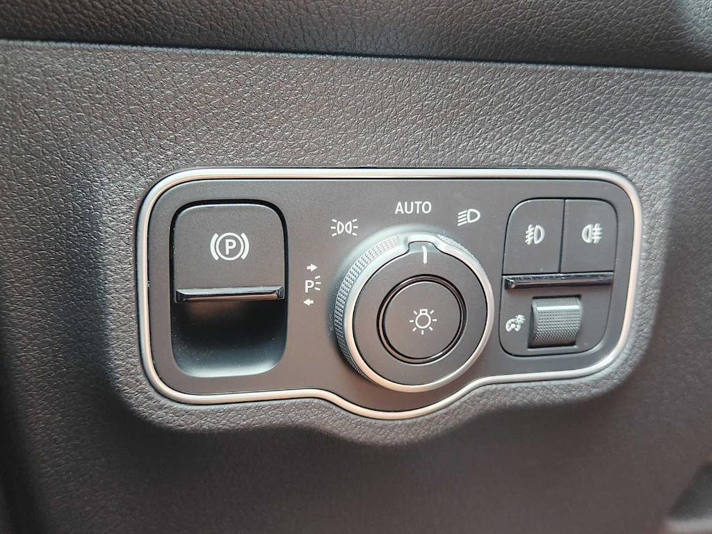 used 2025 Mercedes-Benz GLB 250 car, priced at $40,990
