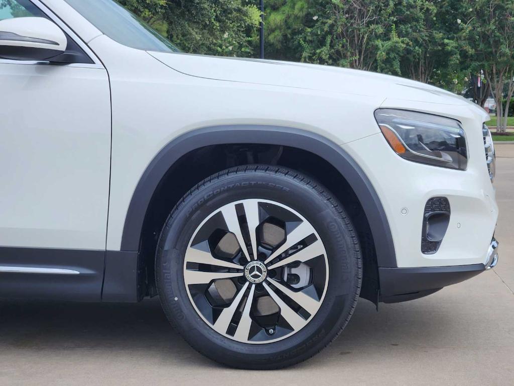 used 2025 Mercedes-Benz GLB 250 car, priced at $40,990