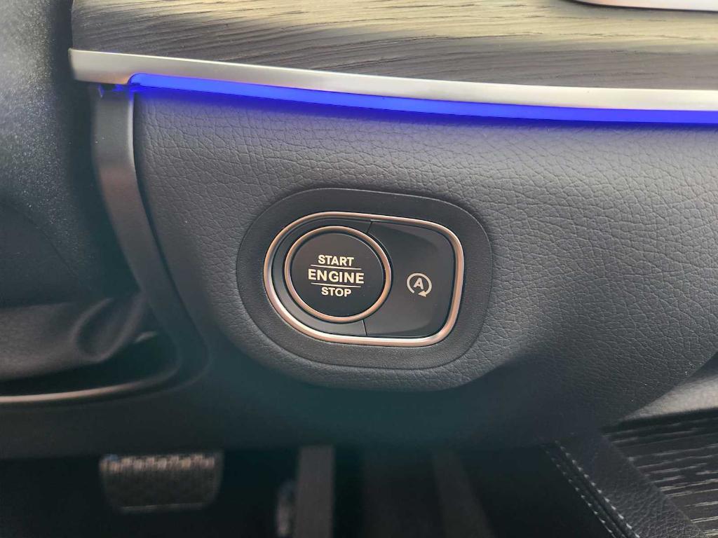 new 2025 Mercedes-Benz GLE 350 car, priced at $76,055