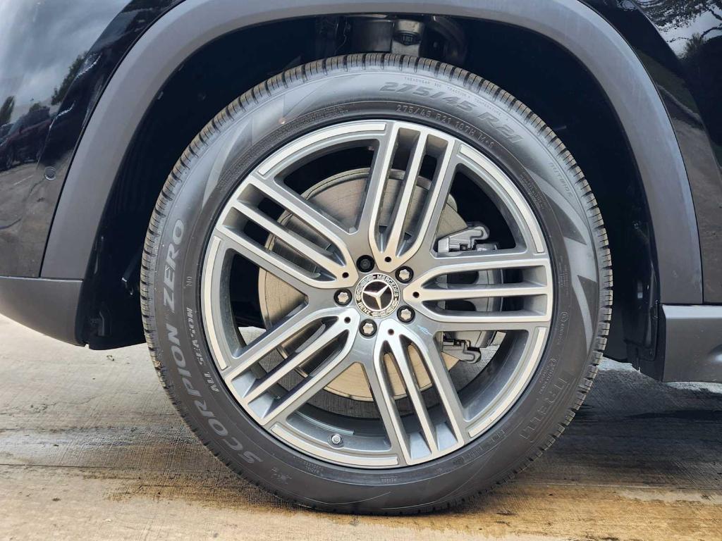 new 2025 Mercedes-Benz GLS 450 car, priced at $97,565