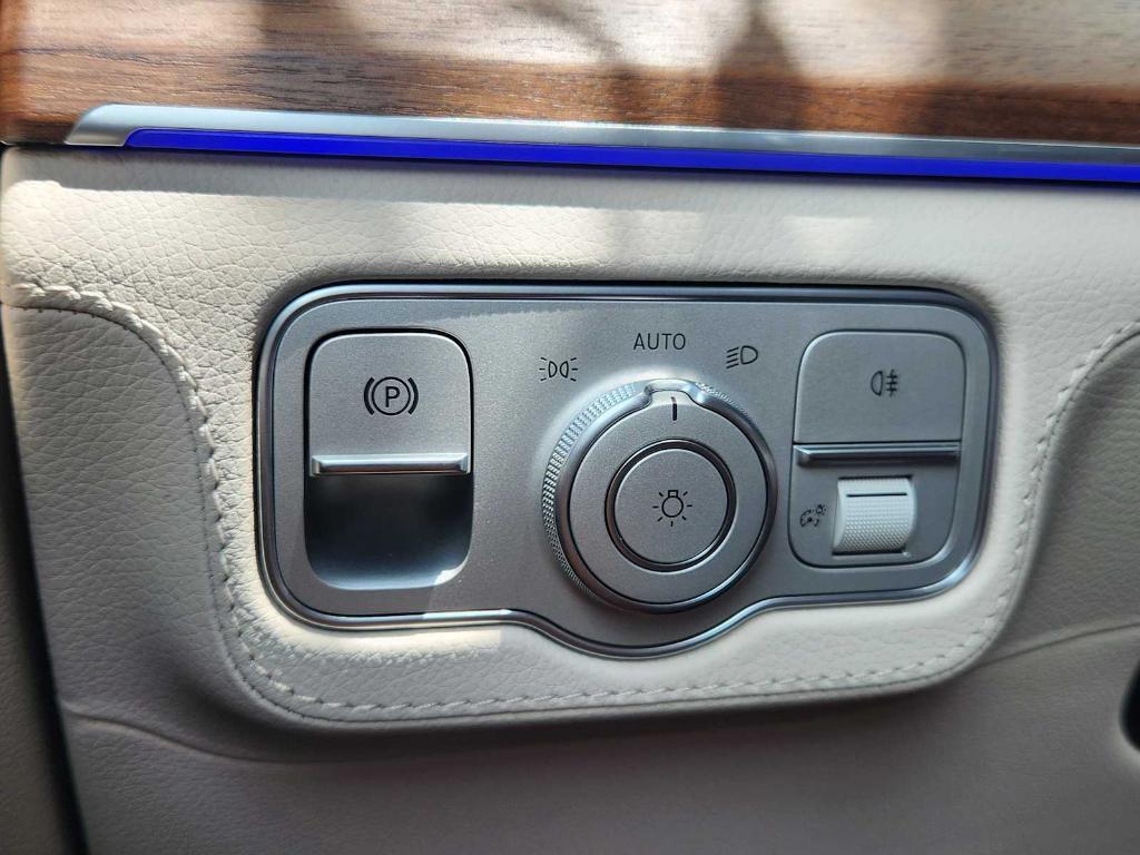 new 2025 Mercedes-Benz GLS 450 car, priced at $103,345