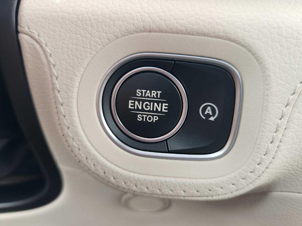 new 2025 Mercedes-Benz GLS 450 car, priced at $103,345