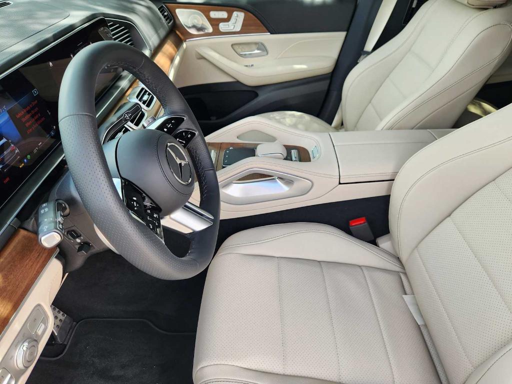 new 2025 Mercedes-Benz GLS 450 car, priced at $103,345