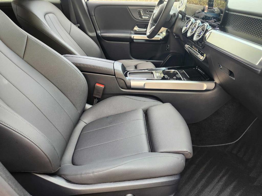 used 2025 Mercedes-Benz GLB 250 car, priced at $39,770