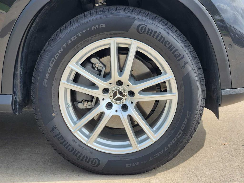 used 2025 Mercedes-Benz GLC 300 car, priced at $43,692