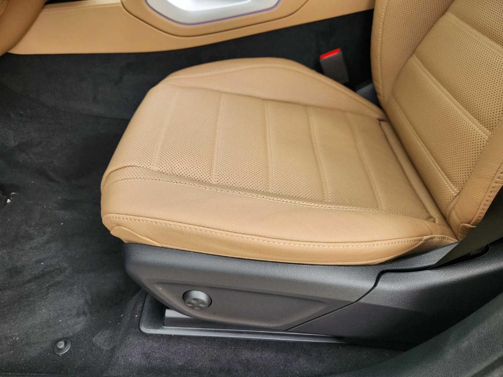 new 2025 Mercedes-Benz GLS 450 car, priced at $100,845