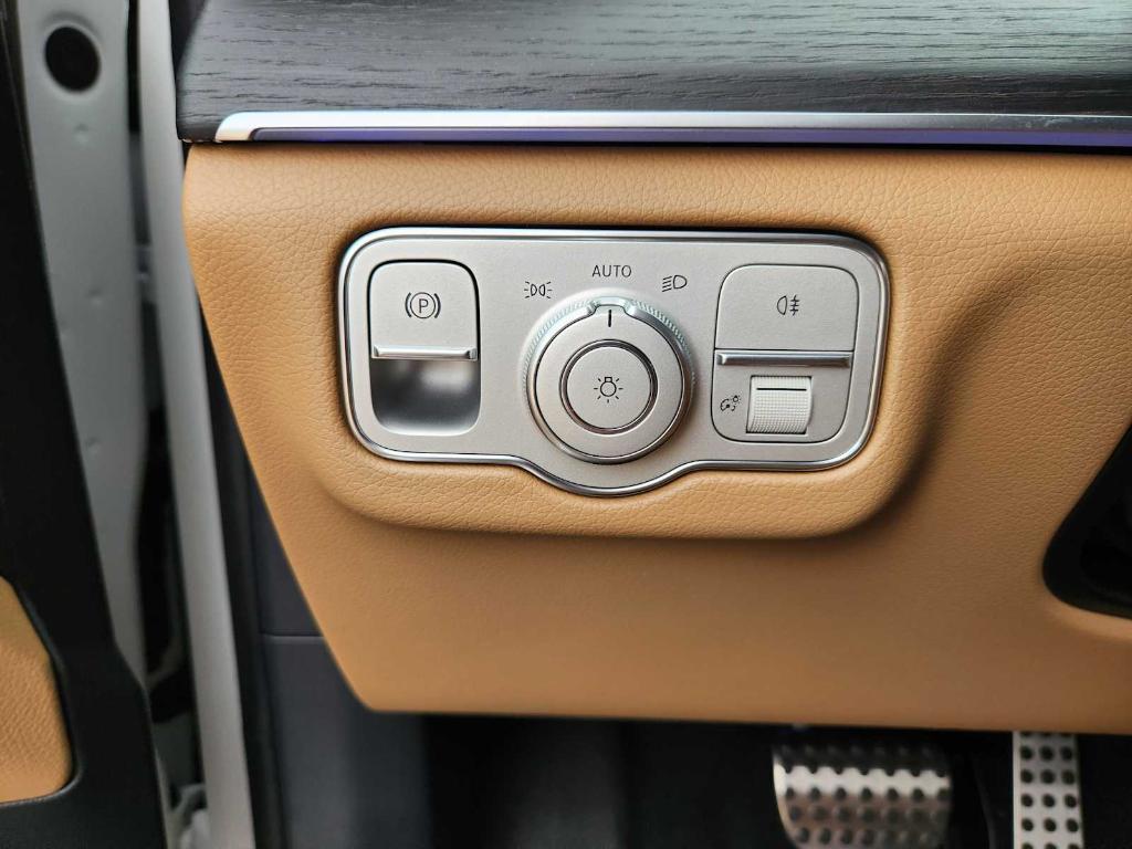 new 2025 Mercedes-Benz GLS 450 car, priced at $100,845