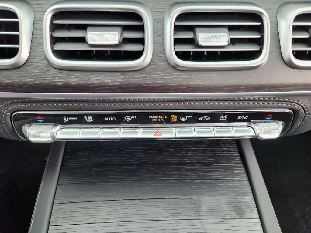 new 2025 Mercedes-Benz AMG GLE 53 car, priced at $101,685