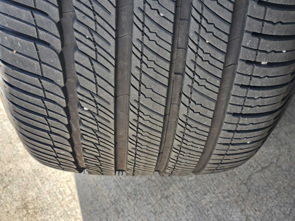 used 2025 Mercedes-Benz GLE 350 car, priced at $59,990