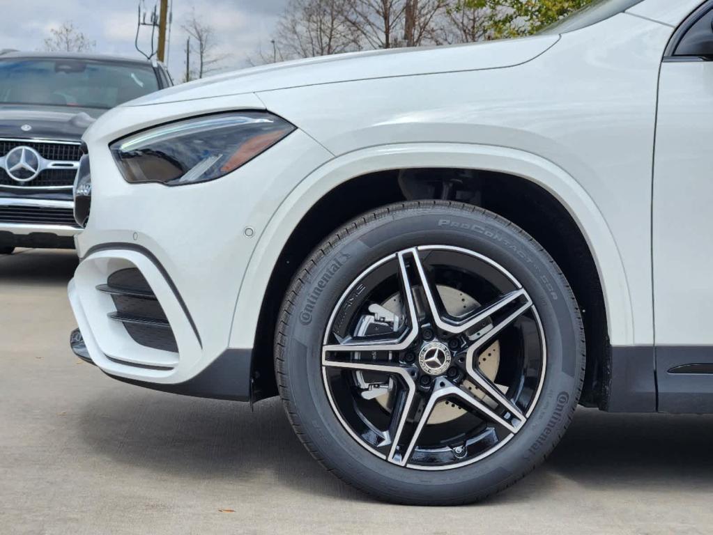 new 2025 Mercedes-Benz GLA 250 car, priced at $52,615