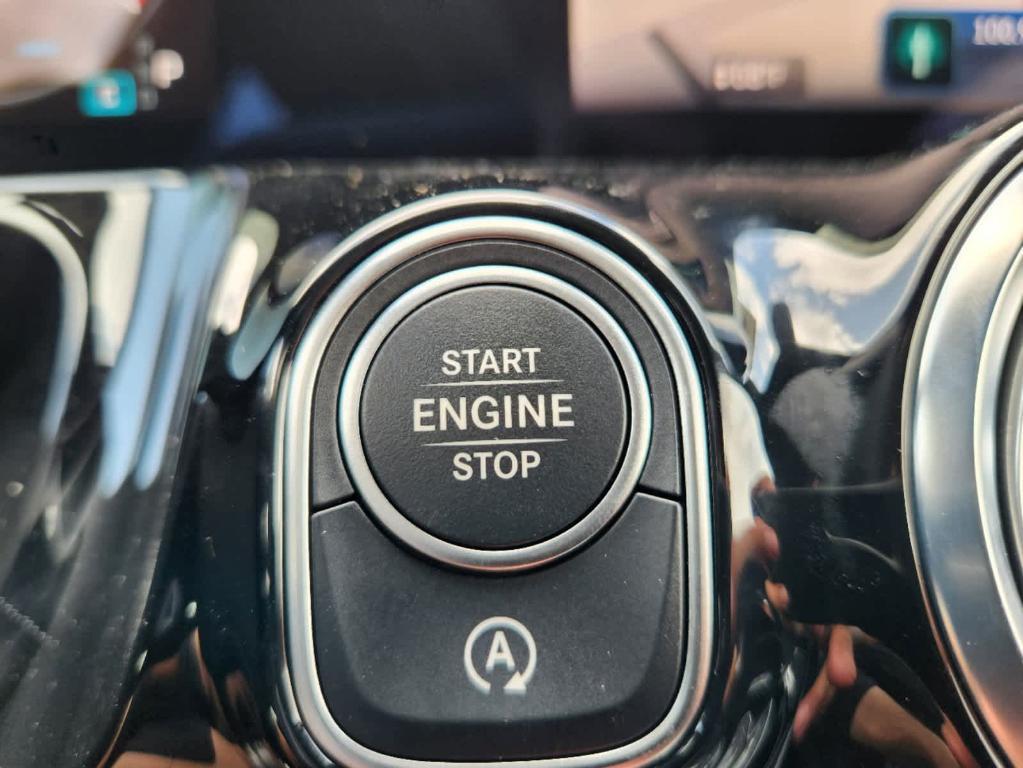 new 2025 Mercedes-Benz GLA 250 car, priced at $52,615