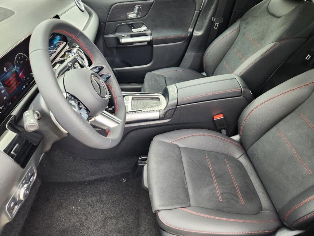 new 2025 Mercedes-Benz GLA 250 car, priced at $52,615
