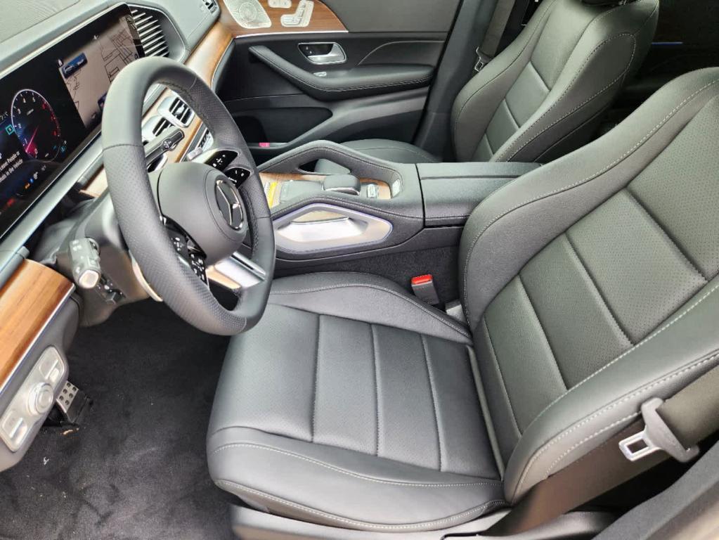 new 2025 Mercedes-Benz GLS 450 car, priced at $96,495