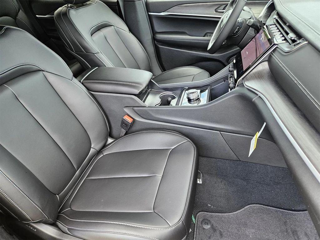 new 2025 Jeep Grand Cherokee car, priced at $43,485