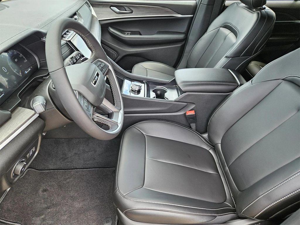 new 2025 Jeep Grand Cherokee car, priced at $43,485