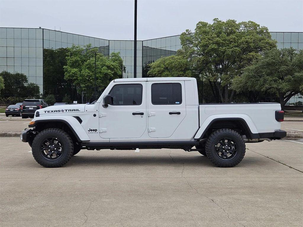 new 2025 Jeep Gladiator car, priced at $44,060