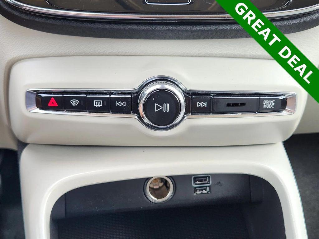 used 2021 Volvo XC40 car, priced at $18,998