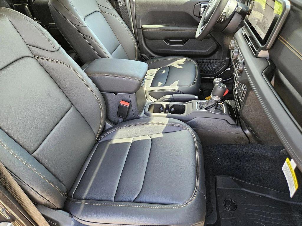 new 2025 Jeep Gladiator car, priced at $40,530