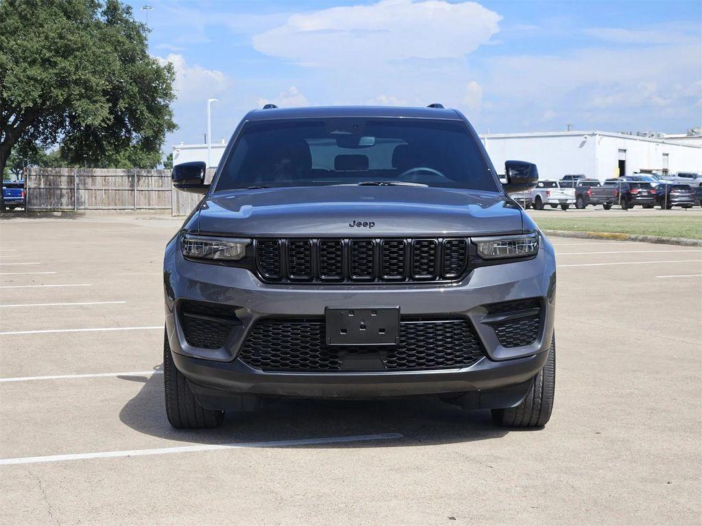 used 2024 Jeep Grand Cherokee car, priced at $30,997