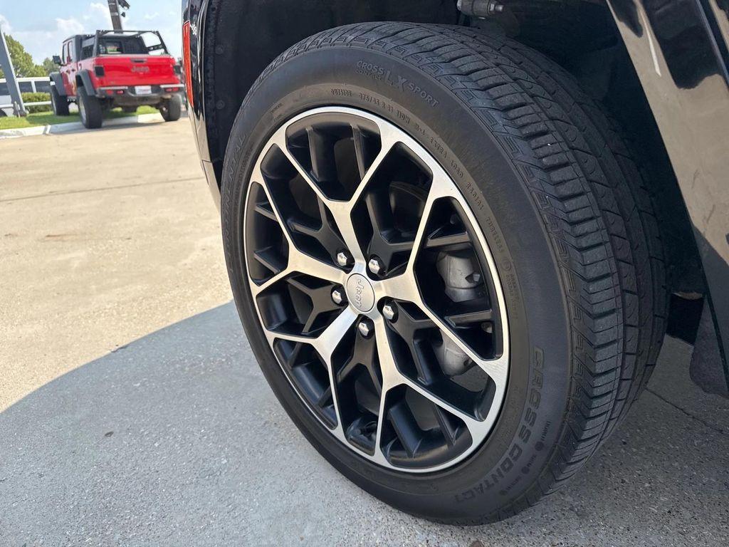 used 2023 Jeep Grand Cherokee car, priced at $45,163