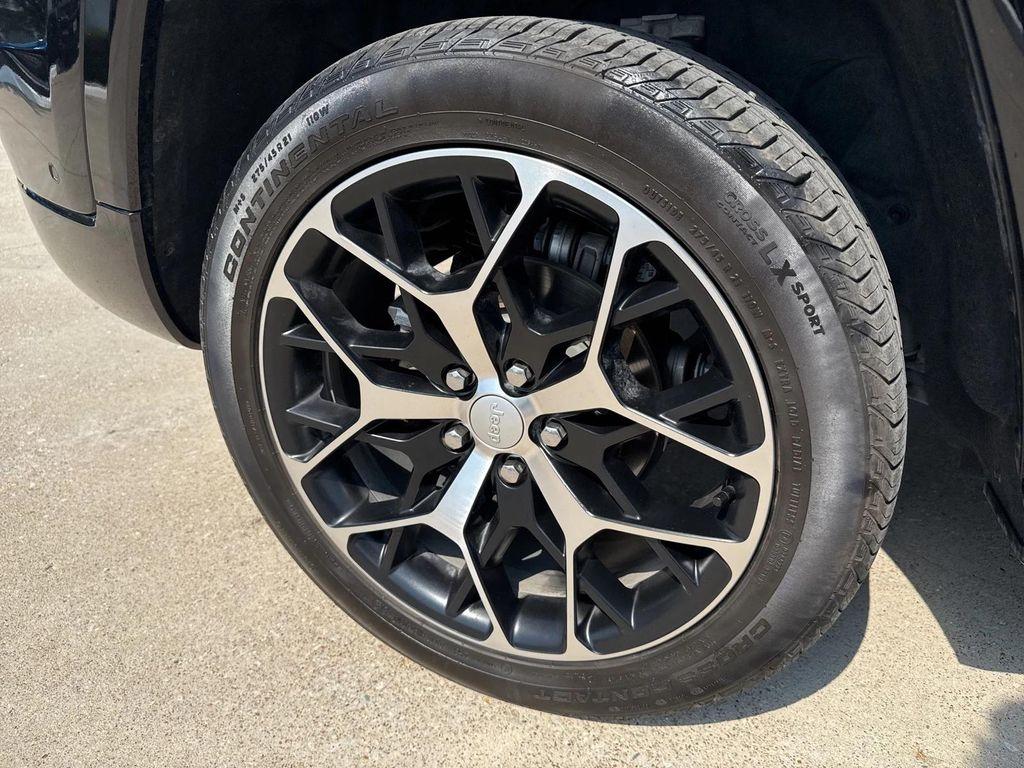 used 2023 Jeep Grand Cherokee car, priced at $45,163
