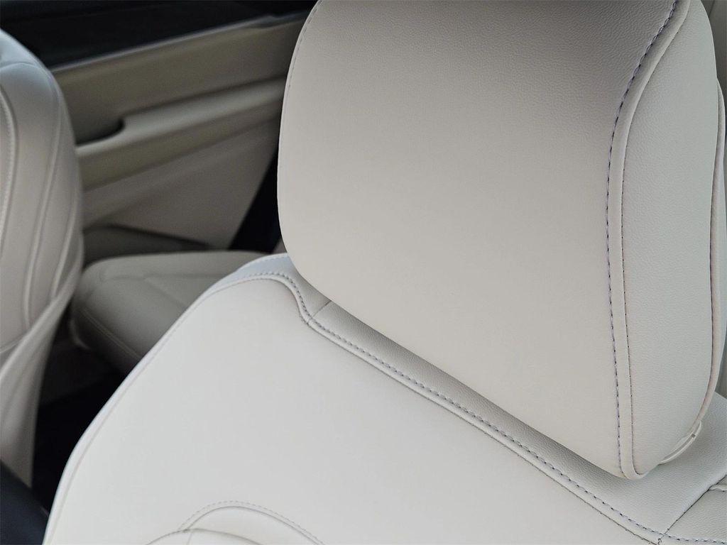 new 2025 Jeep Grand Cherokee L car, priced at $40,995