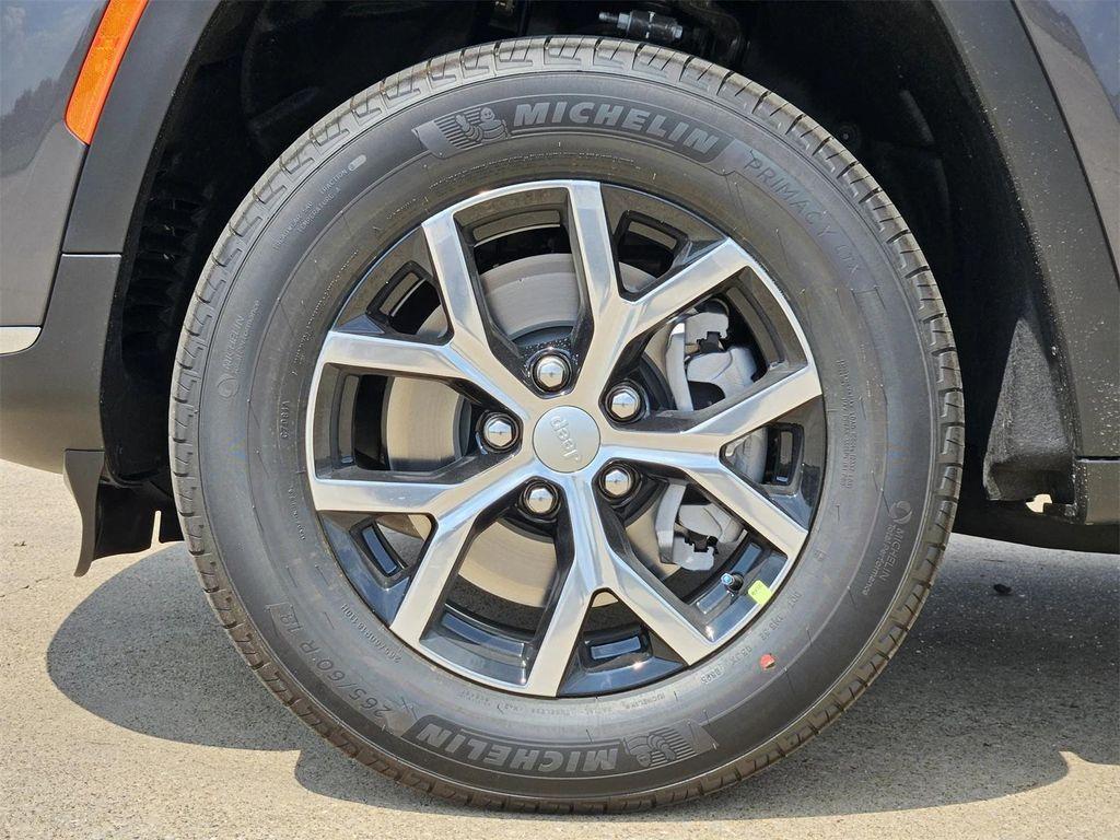 new 2025 Jeep Grand Cherokee L car, priced at $40,995