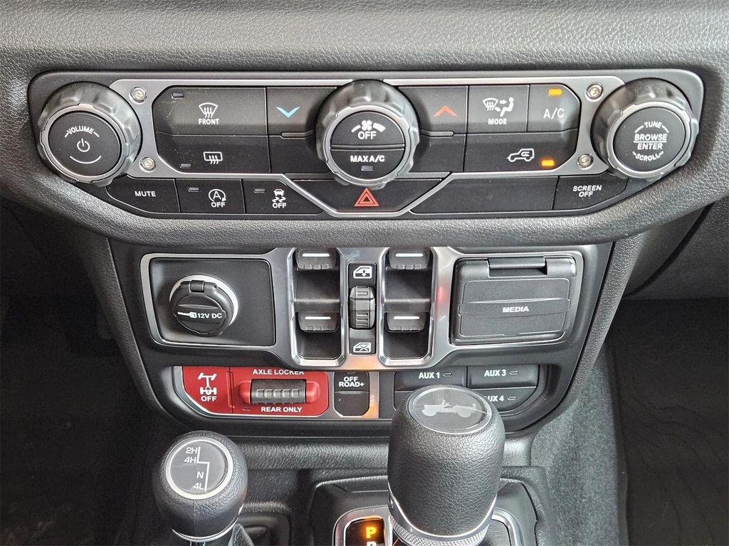 new 2025 Jeep Wrangler car, priced at $48,975