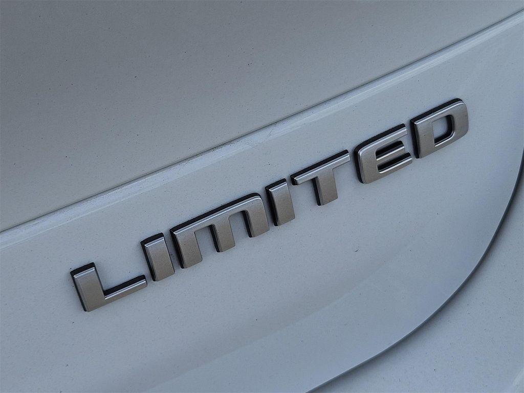 new 2025 Jeep Grand Cherokee L car, priced at $43,015