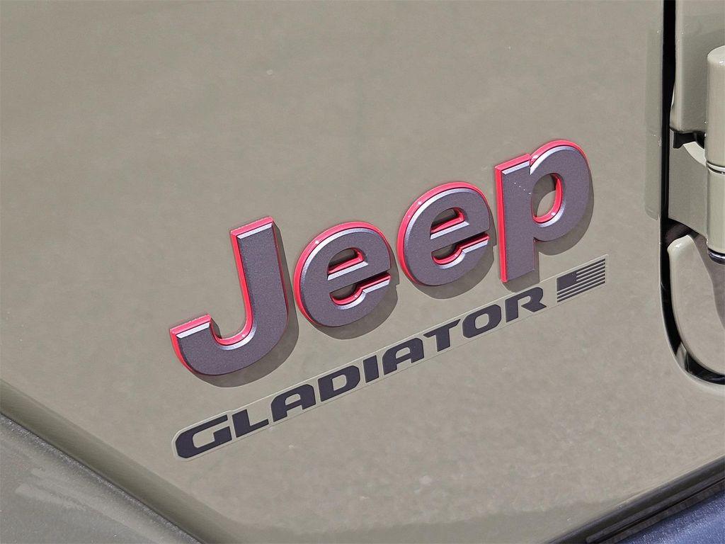new 2025 Jeep Gladiator car, priced at $47,600