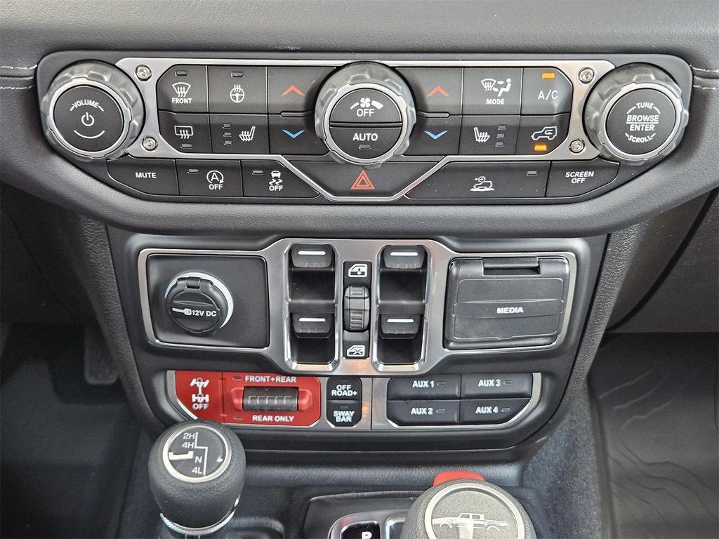 new 2025 Jeep Gladiator car, priced at $47,600