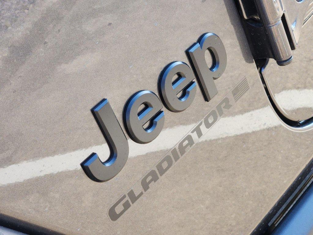 new 2025 Jeep Gladiator car, priced at $45,445