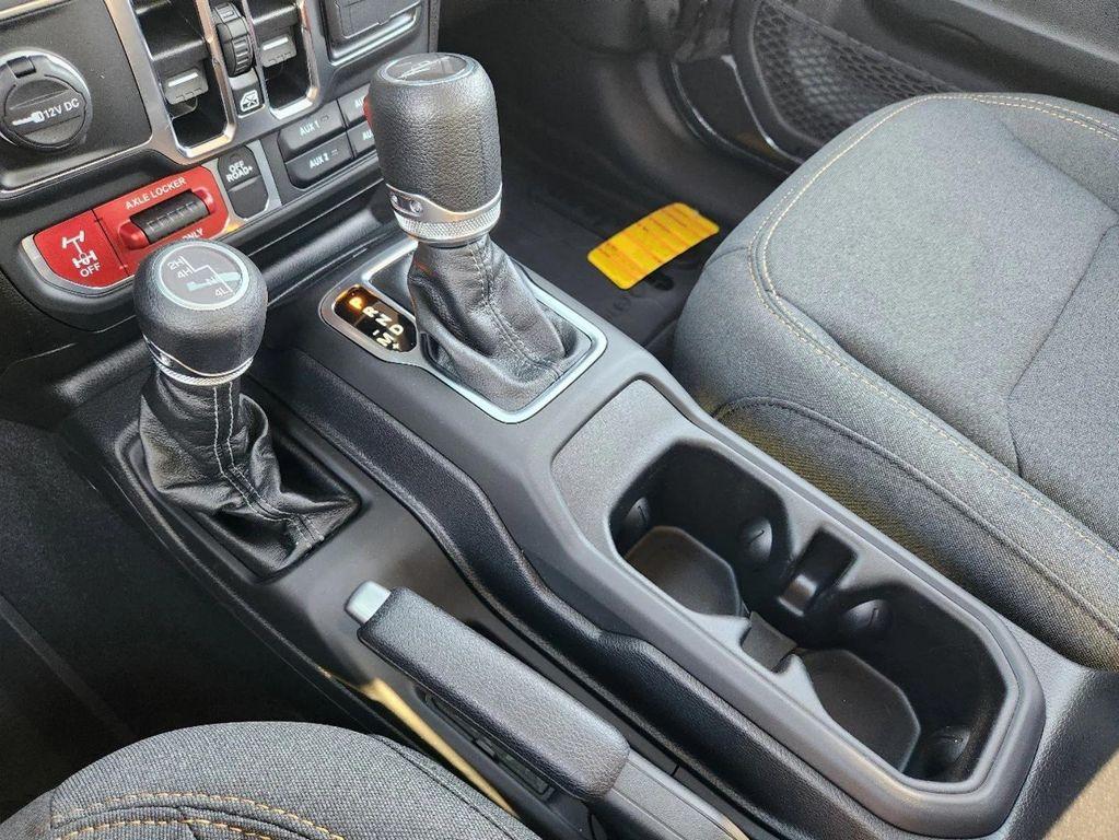 new 2025 Jeep Gladiator car, priced at $45,445