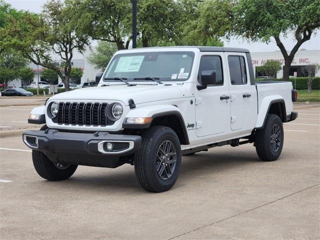 new 2024 Jeep Gladiator car, priced at $39,200