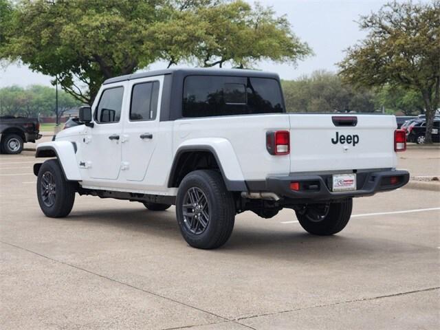 new 2024 Jeep Gladiator car, priced at $39,200