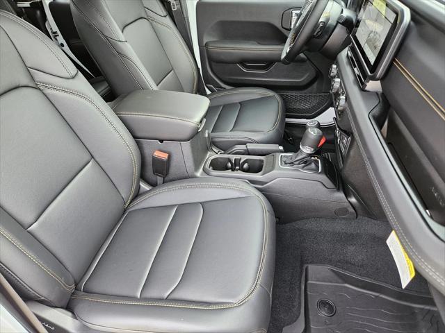 new 2025 Jeep Gladiator car, priced at $39,932