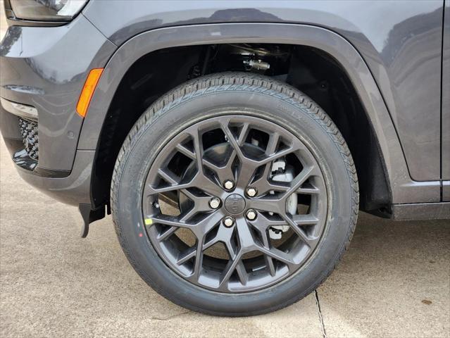 new 2025 Jeep Grand Cherokee L car, priced at $68,072