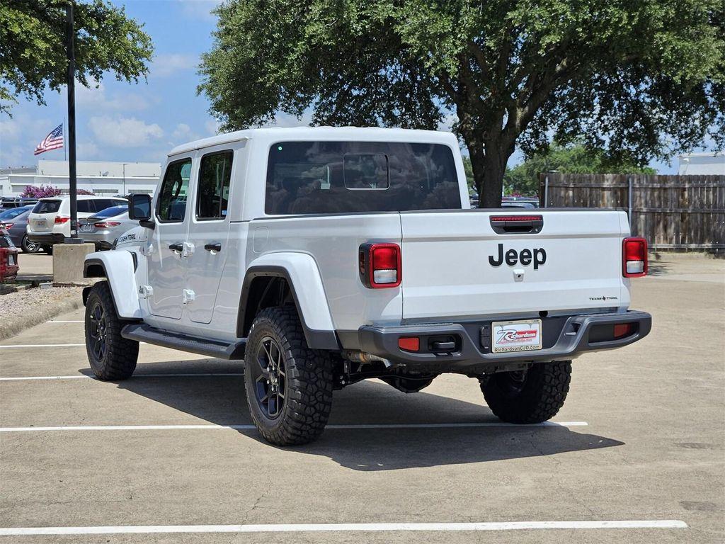 new 2025 Jeep Gladiator car, priced at $40,410