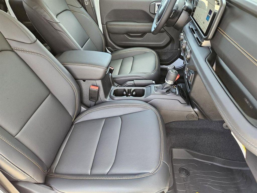 new 2025 Jeep Gladiator car, priced at $40,410