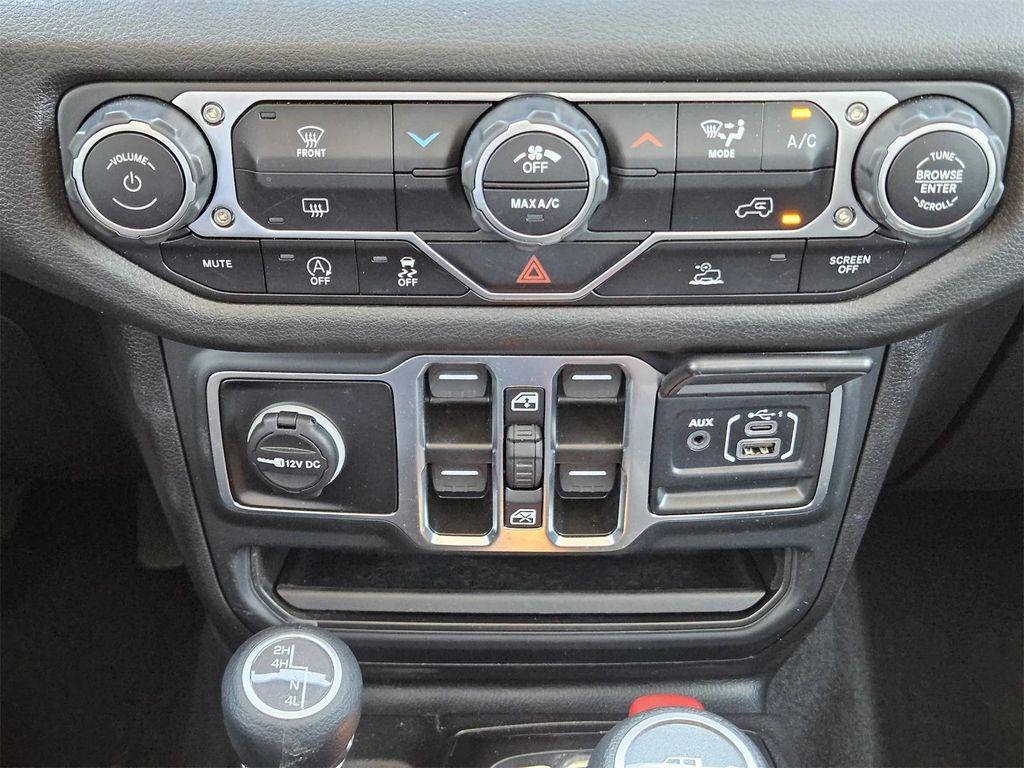 used 2025 Jeep Gladiator car, priced at $34,399